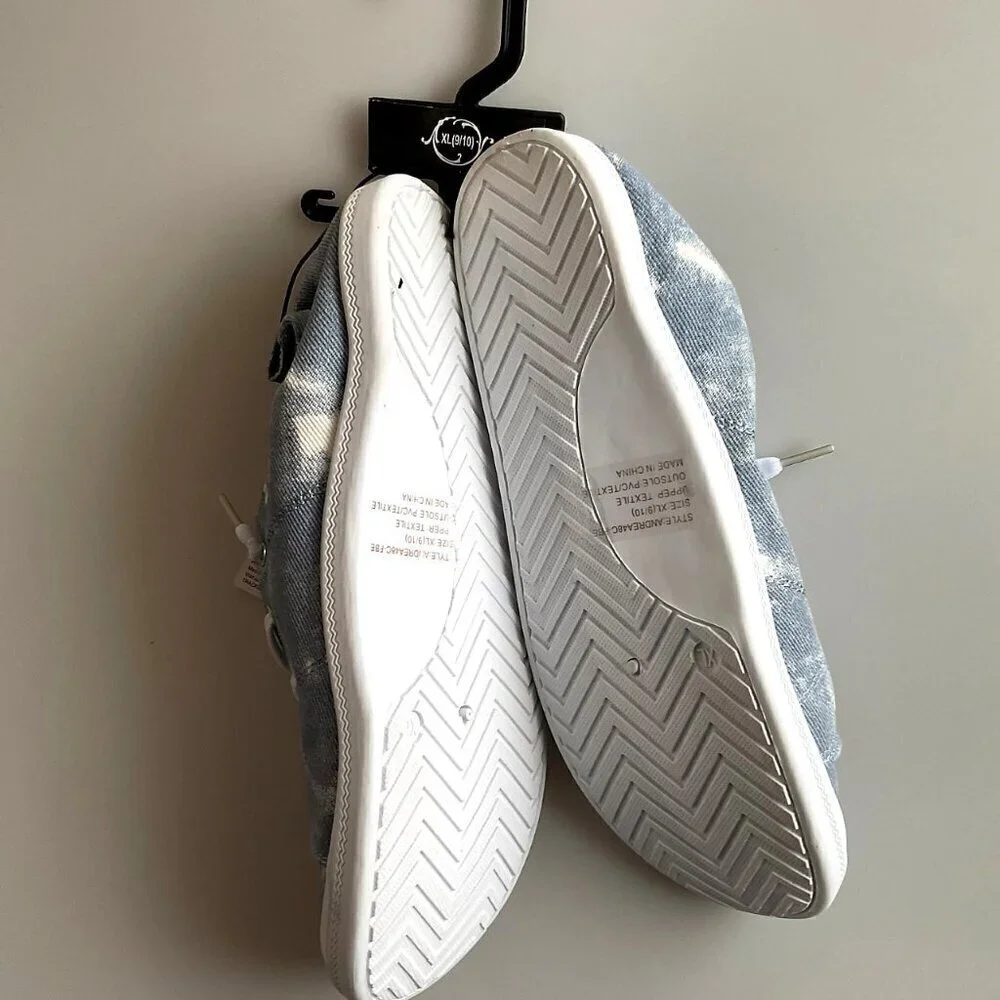 NWT Women’s Blue Canvas Scrunch Back Slip On Sneakers Shoes Size XL 9-10